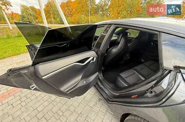 Лифтбек Tesla Model S 2018 в Виннице