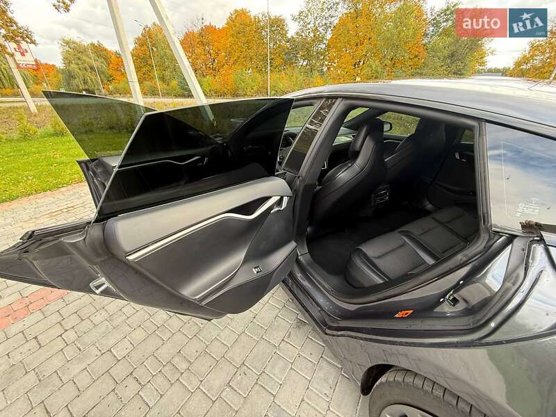 Ліфтбек Tesla Model S 2018 в Вінниці фото 17 Ліфтбек Tesla Model S 2018 в Вінниці