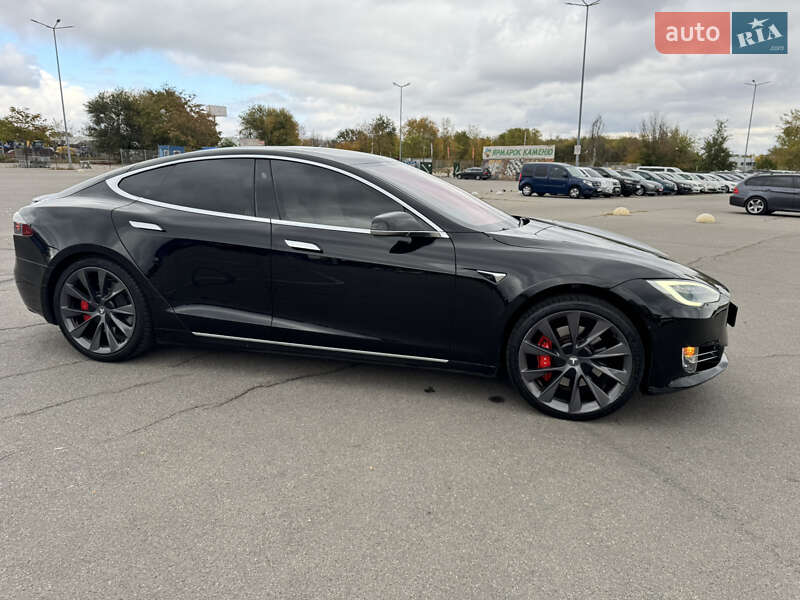 Ліфтбек Tesla Model S 2019 в Дніпрі фото 18 Ліфтбек Tesla Model S 2019 в Дніпрі