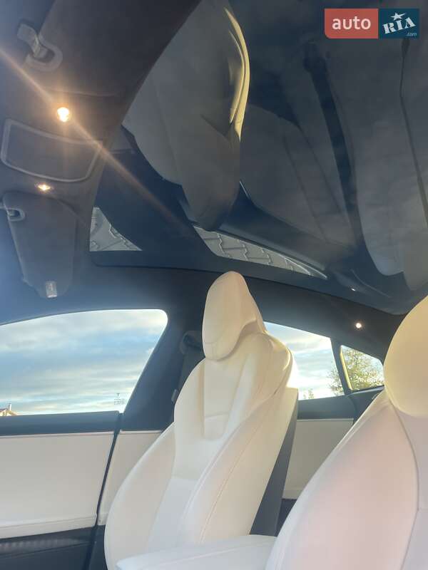 Лифтбек Tesla Model S 2017 в Тернополе фото 12 Лифтбек Tesla Model S 2017 в Тернополе