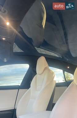 Ліфтбек Tesla Model S 2017 в  фото 12 Ліфтбек Tesla Model S 2017 в