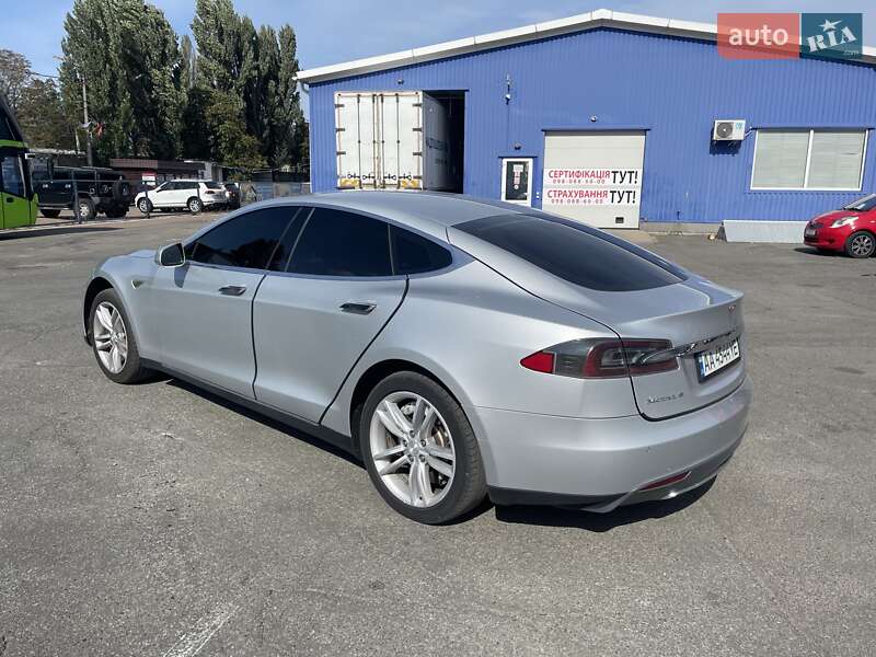 Ліфтбек Tesla Model S 2013 в Києві фото 10 Ліфтбек Tesla Model S 2013 в Києві
