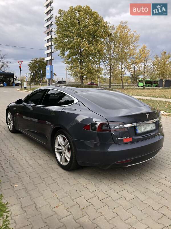 Лифтбек Tesla Model S 2014 в Николаеве