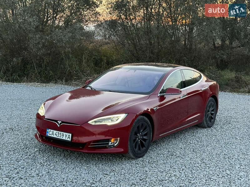 Ліфтбек Tesla Model S 2017 в Чернівцях фото 16 Ліфтбек Tesla Model S 2017 в Чернівцях