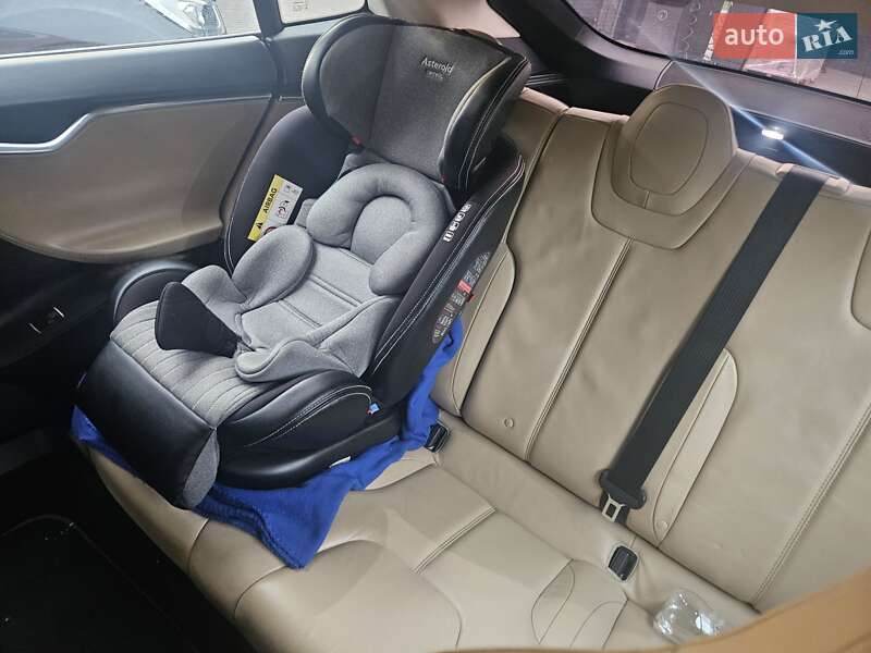 Ліфтбек Tesla Model S 2013 в Рівному фото 18 Ліфтбек Tesla Model S 2013 в Рівному