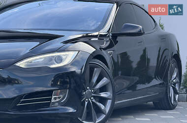 Ліфтбек Tesla Model S 2015 в  фото 14 Ліфтбек Tesla Model S 2015 в