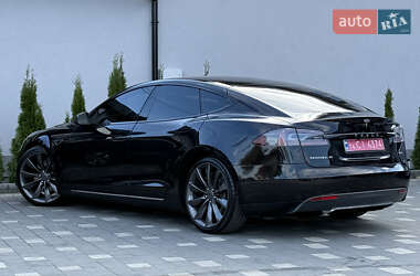 Ліфтбек Tesla Model S 2015 в  фото 16 Ліфтбек Tesla Model S 2015 в