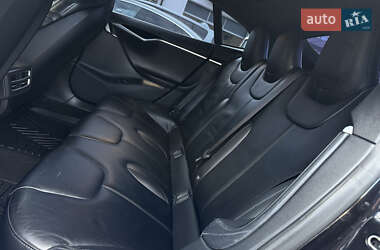 Ліфтбек Tesla Model S 2015 в  фото 36 Ліфтбек Tesla Model S 2015 в