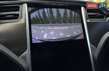 Ліфтбек Tesla Model S 2015 в  фото 50 Ліфтбек Tesla Model S 2015 в