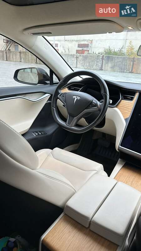 Ліфтбек Tesla Model S 2019 в Тернополі фото 14 Ліфтбек Tesla Model S 2019 в Тернополі