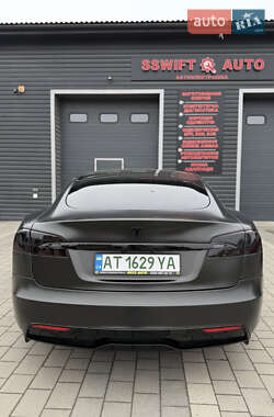 Лифтбек Tesla Model S 2021 в Ивано-Франковске