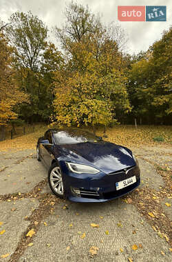 Лифтбек Tesla Model S 2017 в Снятине