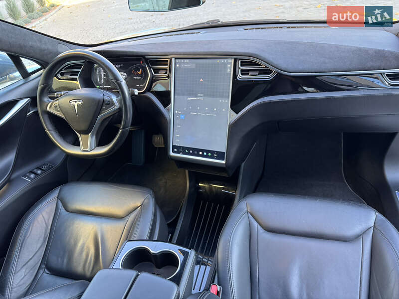 Ліфтбек Tesla Model S 2015 в Рівному фото 39 Ліфтбек Tesla Model S 2015 в Рівному