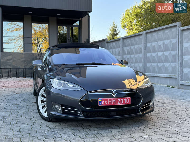 Ліфтбек Tesla Model S 2015 в Рівному фото 48 Ліфтбек Tesla Model S 2015 в Рівному