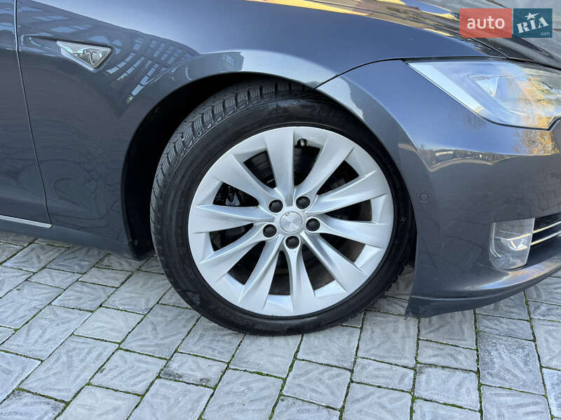 Ліфтбек Tesla Model S 2015 в Рівному фото 53 Ліфтбек Tesla Model S 2015 в Рівному