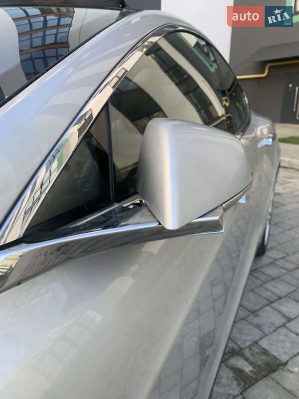 Ліфтбек Tesla Model S 2015 в Шептицькому фото 20 Ліфтбек Tesla Model S 2015 в Шептицькому