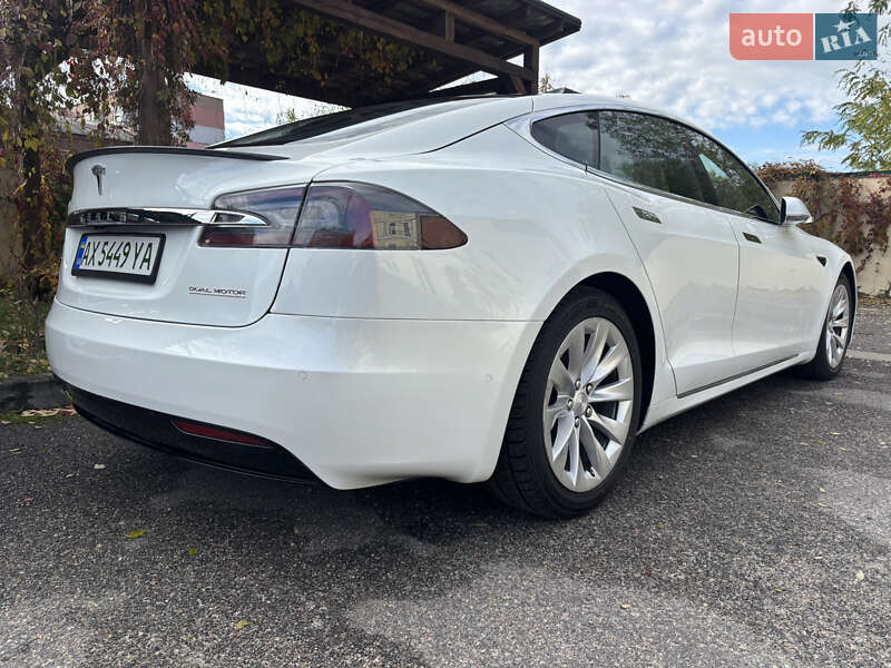 Ліфтбек Tesla Model S 2019 в Харкові