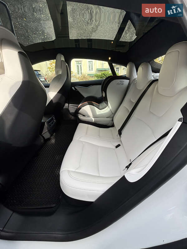 Ліфтбек Tesla Model S 2019 в Харкові