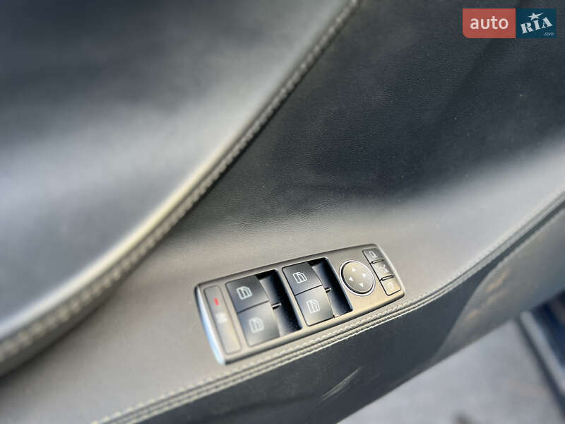 Ліфтбек Tesla Model S 2015 в Києві фото 12 Ліфтбек Tesla Model S 2015 в Києві