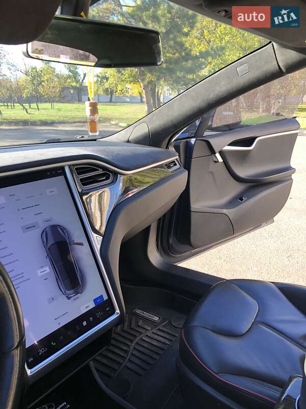 Лифтбек Tesla Model S 2014 в Николаеве
