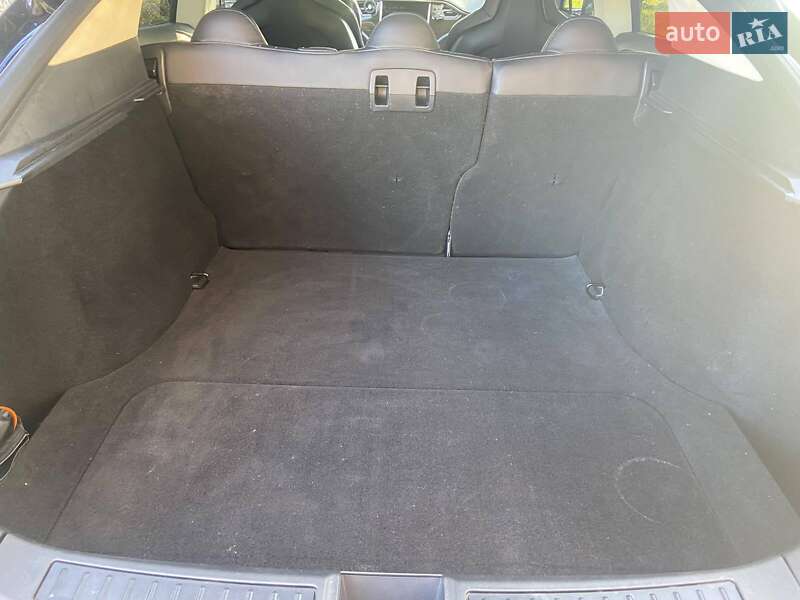 Ліфтбек Tesla Model S 2014 в Хмельницькому