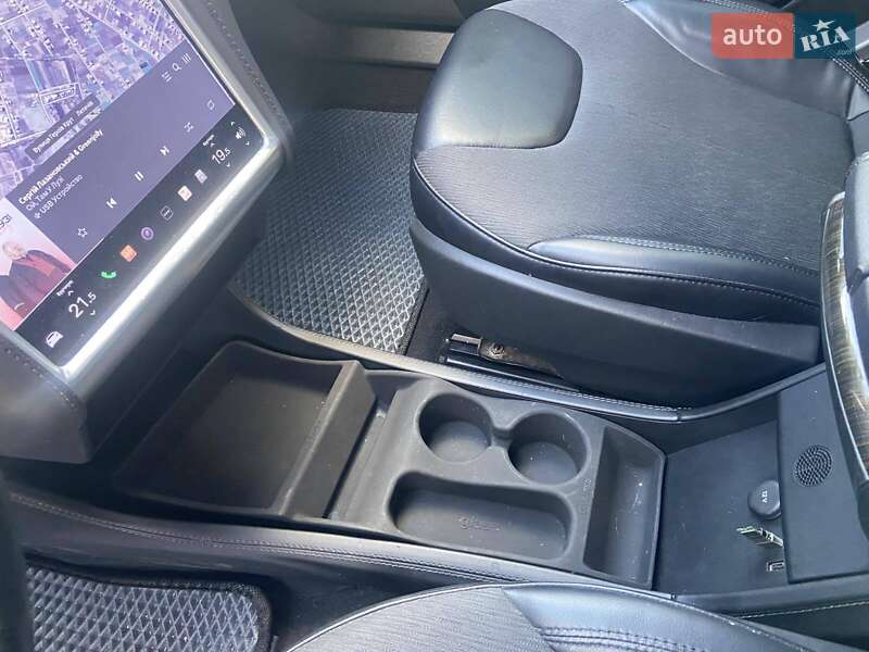 Ліфтбек Tesla Model S 2014 в Хмельницькому