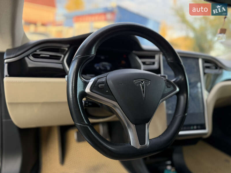 Лифтбек Tesla Model S 2014 в Киеве