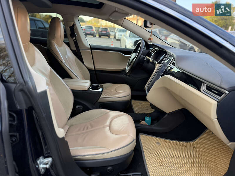 Лифтбек Tesla Model S 2014 в Киеве