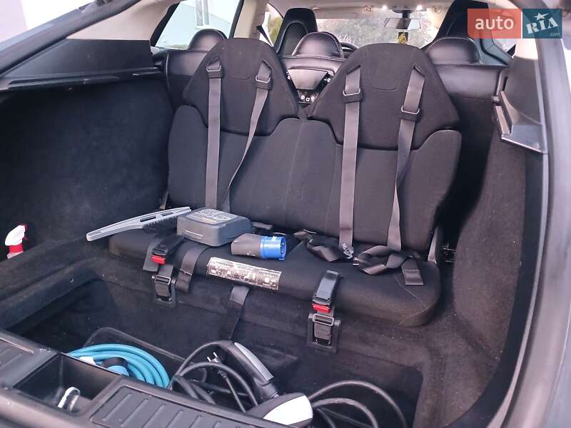 Лифтбек Tesla Model S 2013 в Кицмани фото 18 Лифтбек Tesla Model S 2013 в Кицмани