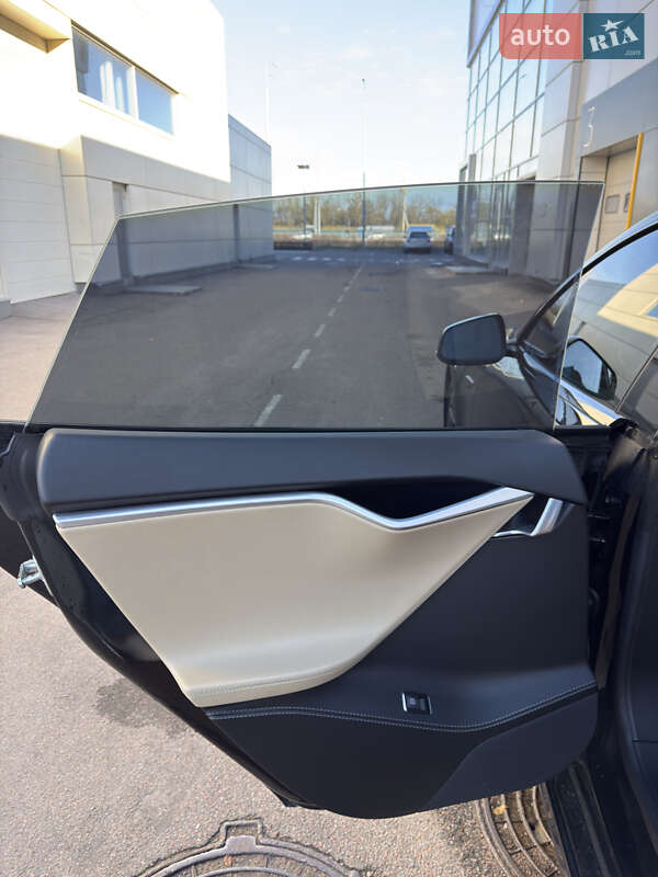 Ліфтбек Tesla Model S 2016 в Києві фото 13 Ліфтбек Tesla Model S 2016 в Києві