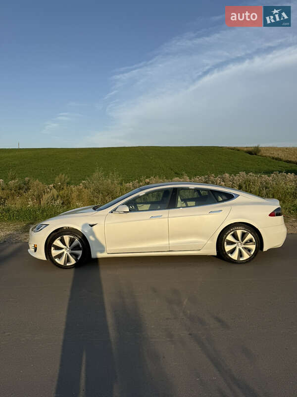 Лифтбек Tesla Model S 2020 в Ивано-Франковске фото 3 Лифтбек Tesla Model S 2020 в Ивано-Франковске