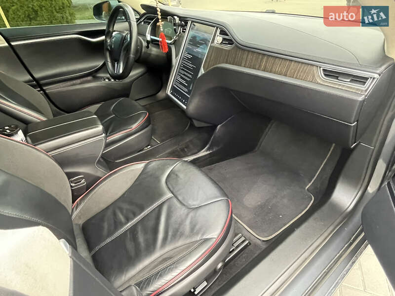 Лифтбек Tesla Model S 2013 в Кременчуге фото 12 Лифтбек Tesla Model S 2013 в Кременчуге