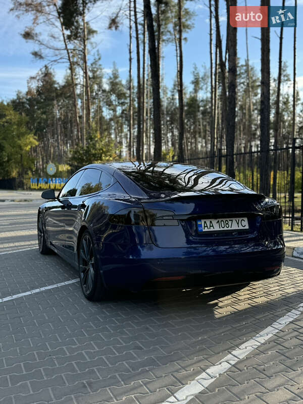 Лифтбек Tesla Model S 2019 в Киеве