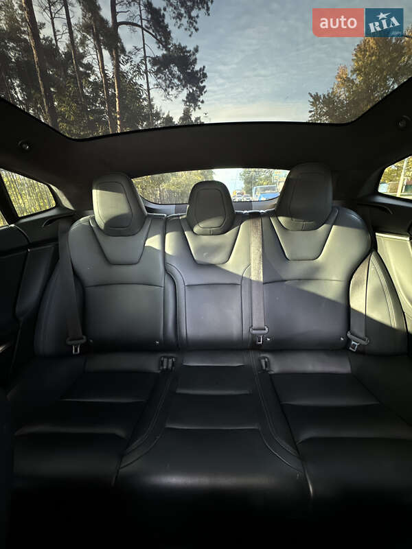 Лифтбек Tesla Model S 2019 в Киеве