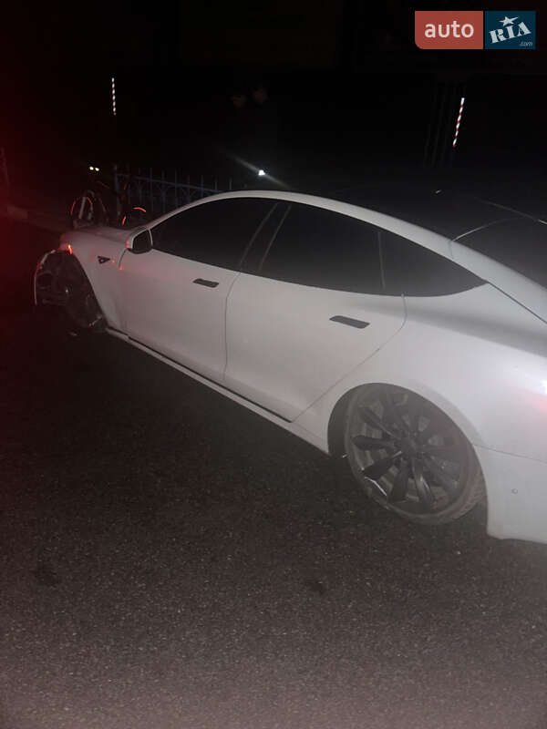 Лифтбек Tesla Model S 2018 в Никополе
