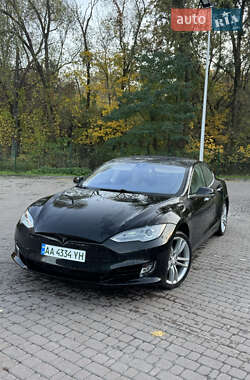 Лифтбек Tesla Model S 2014 в Киеве Лифтбек Tesla Model S 2014 в Киеве