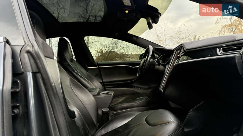 Лифтбек Tesla Model S 2015 в Львове фото 23 Лифтбек Tesla Model S 2015 в Львове