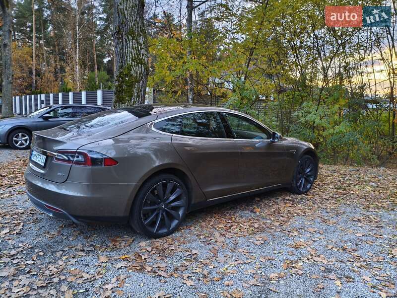 Tesla Model S 2015 Tesla Model S 2015