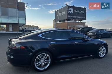Ліфтбек Tesla Model S 2015 в Києві