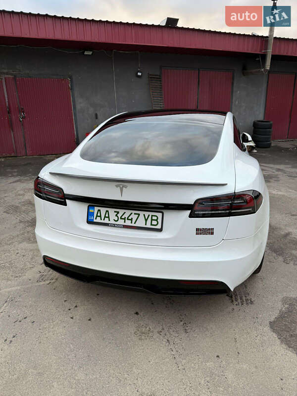Лифтбек Tesla Model S 2022 в Киеве