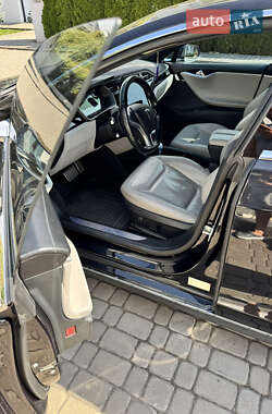 Ліфтбек Tesla Model S 2015 в Києві