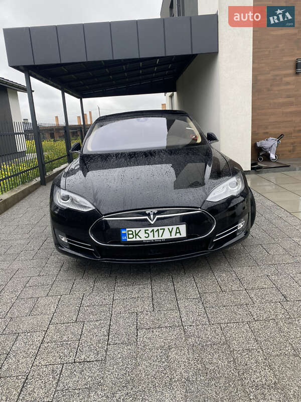 Лифтбек Tesla Model S 2014 в Ровно фото 3 Лифтбек Tesla Model S 2014 в Ровно