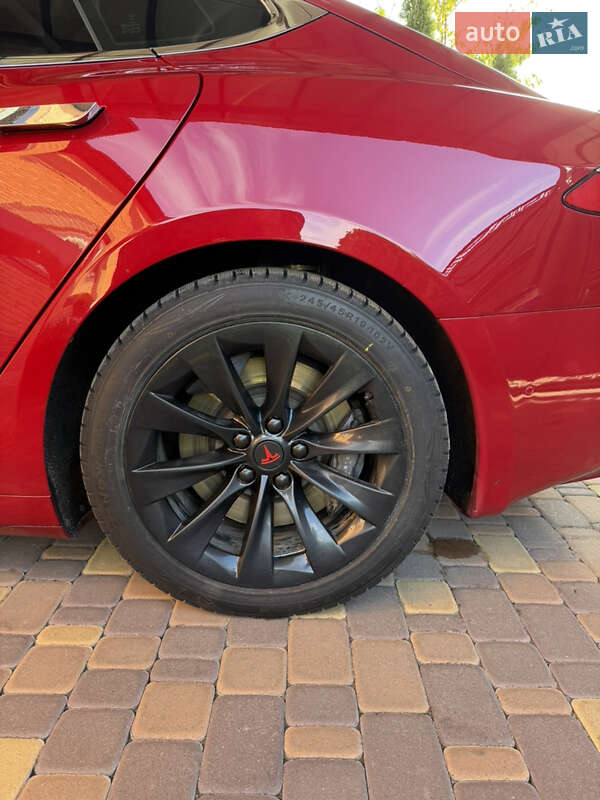 Ліфтбек Tesla Model S 2016 в Білій Церкві