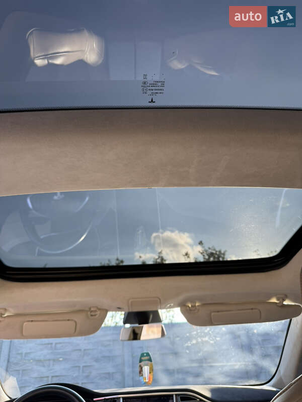 Ліфтбек Tesla Model S 2016 в Білій Церкві