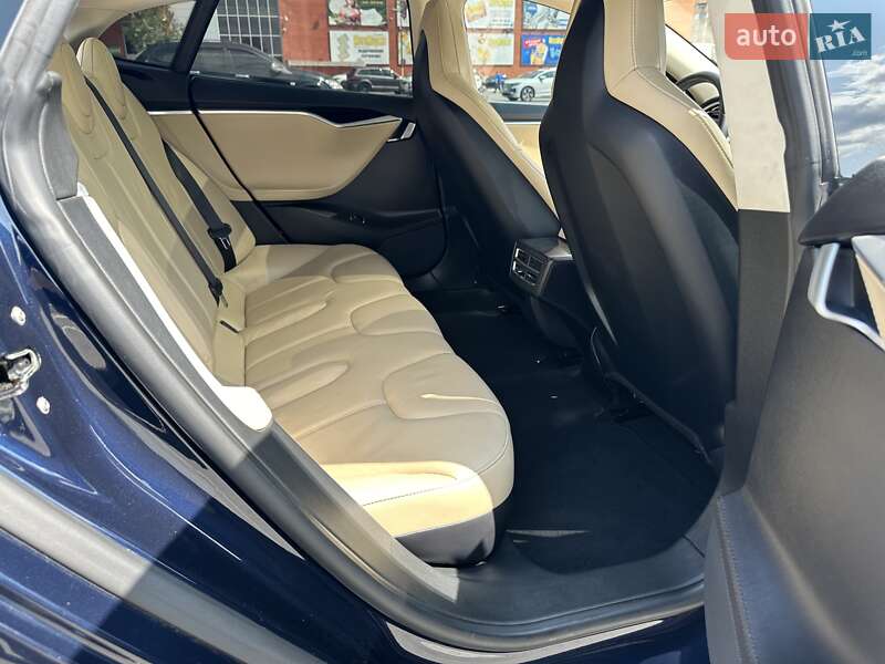 Лифтбек Tesla Model S 2013 в Киеве фото 19 Лифтбек Tesla Model S 2013 в Киеве