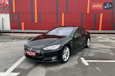 Ліфтбек Tesla Model S 2015 в Києві
