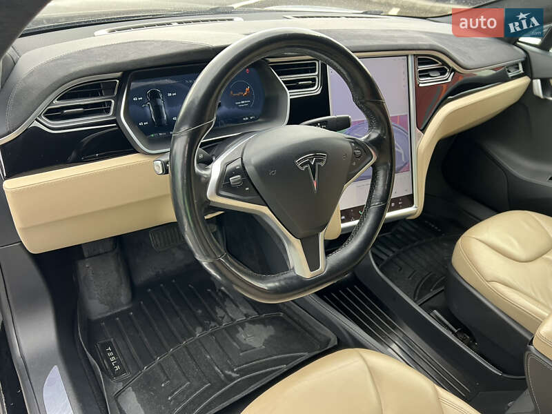 Ліфтбек Tesla Model S 2015 в Києві