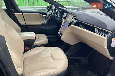 Ліфтбек Tesla Model S 2015 в Києві