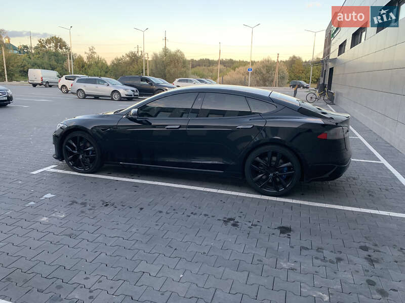 Ліфтбек Tesla Model S 2017 в Сарнах фото 18 Ліфтбек Tesla Model S 2017 в Сарнах