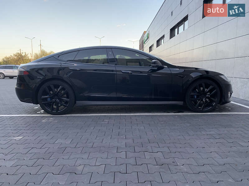 Ліфтбек Tesla Model S 2017 в Сарнах фото 21 Ліфтбек Tesla Model S 2017 в Сарнах